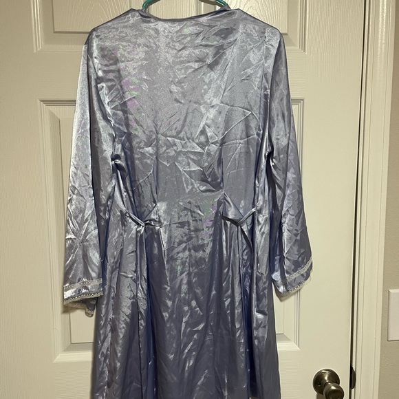 Purple Slip & Matching Robe - Picture 6 of 7